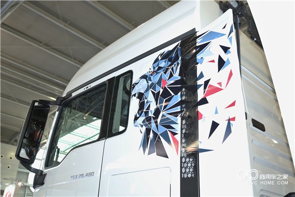 6.曼恩展出車(chē)輛.jpg